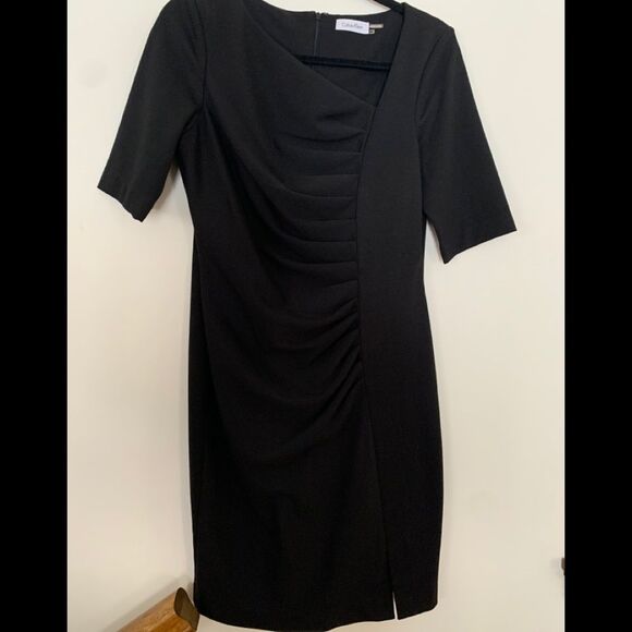 NWOTcCalvin Klein black shortsleeved midi dress, asymmetrical V-neck, size 10 - Picture 3 of 9